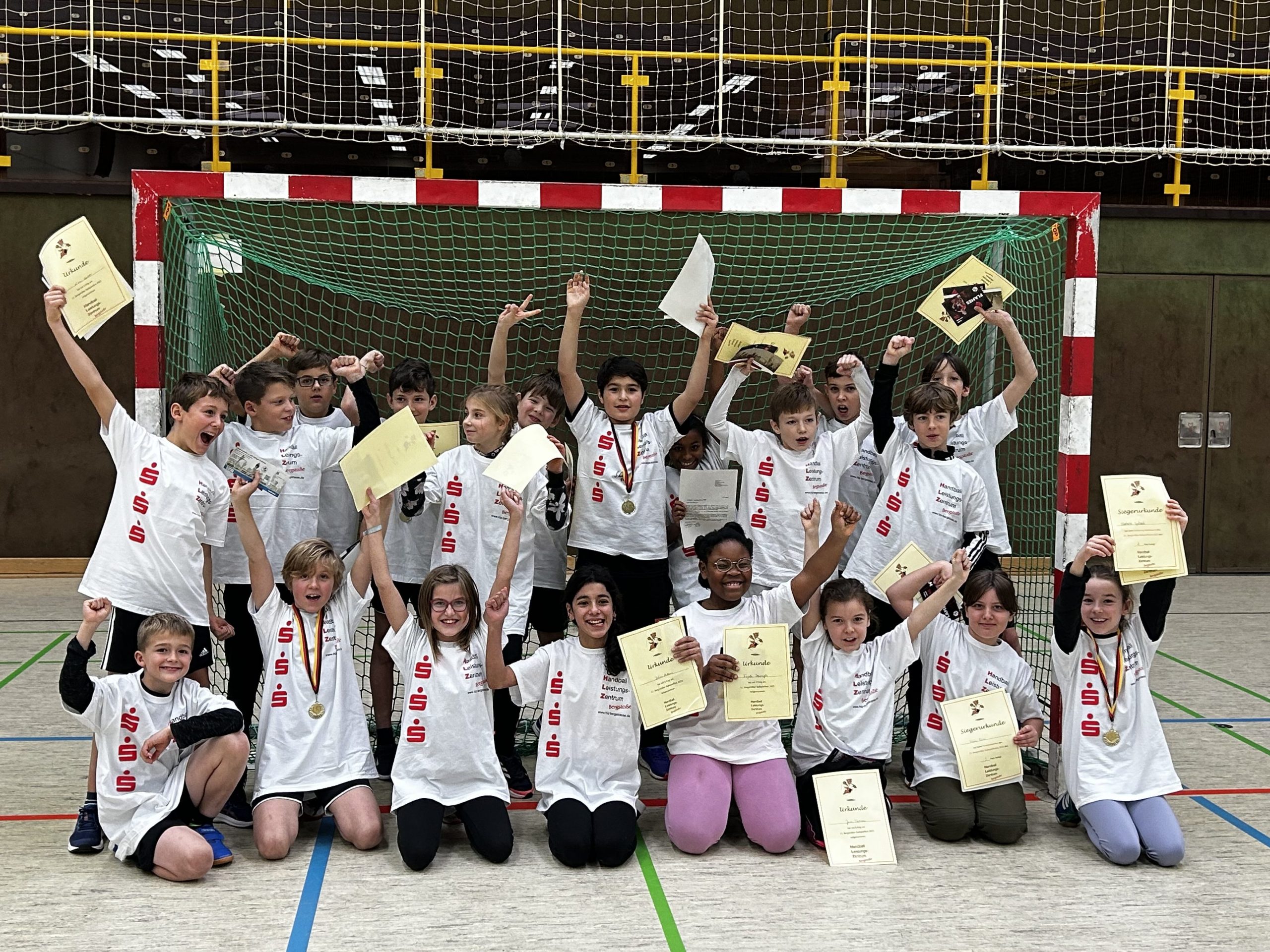 Die Sieger des Brennballturniers der Schillerschule Bensheim